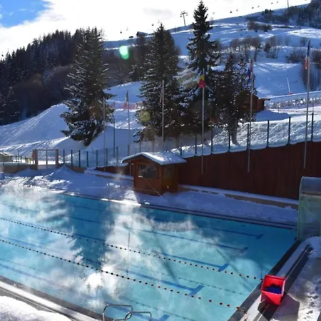 Skis Aux Pieds, 2 Personnes, Le Corbier *